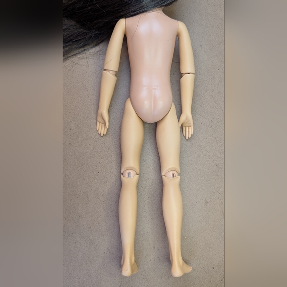 Barbie | 2005 Teen Trends Kianna Doll, 17" Articulated Doll - Picture 13 of 15